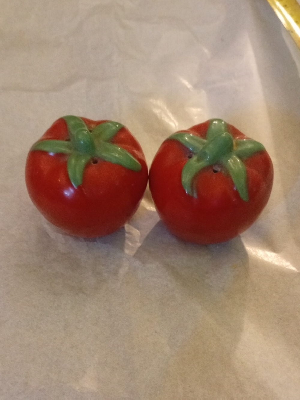 Red Tomato Ceramic Salt and Pepper Shaker Set
